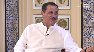 Entre discours fondateur de droit et critique de la connaissance juridique